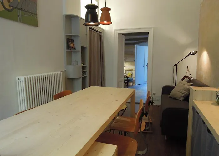 V12 Design Apartments